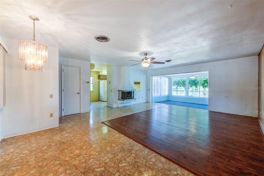 Recently Sold: $650,000 (2 beds, 2 baths, 1145 Square Feet)