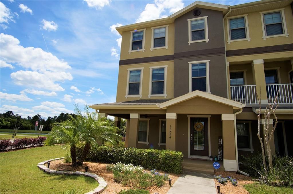 Recently Sold: $349,900 (3 beds, 2 baths, 2288 Square Feet)