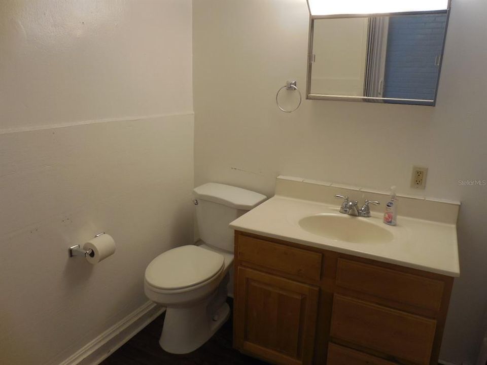 Recently Rented: $900 (1 beds, 1 baths, 703 Square Feet)