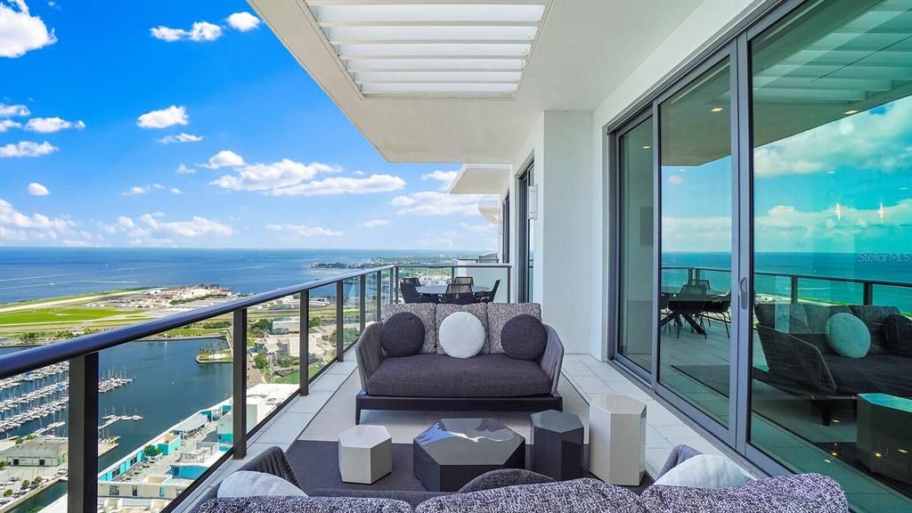 Recently Sold: $5,700,000 (3 beds, 3 baths, 3495 Square Feet)