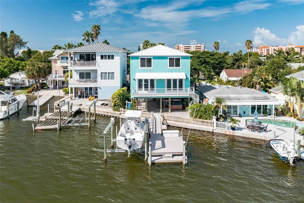 Recently Sold: $1,190,000 (2 beds, 2 baths, 2524 Square Feet)