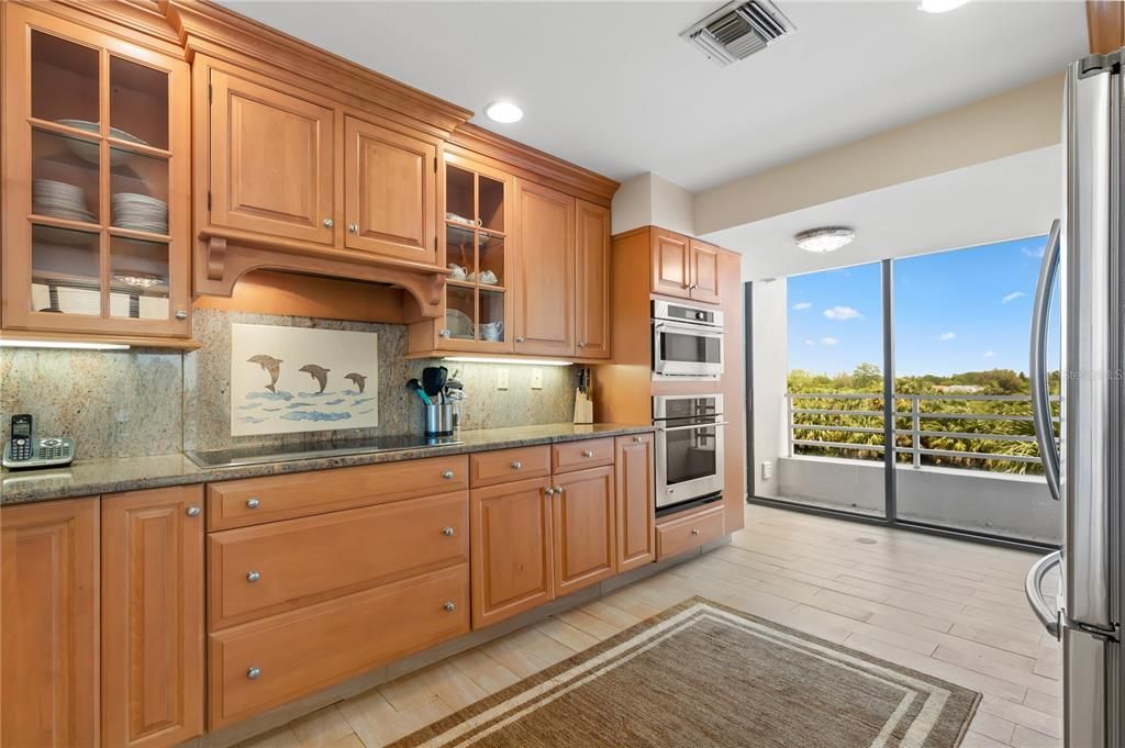 Recently Sold: $825,000 (3 beds, 3 baths, 2460 Square Feet)