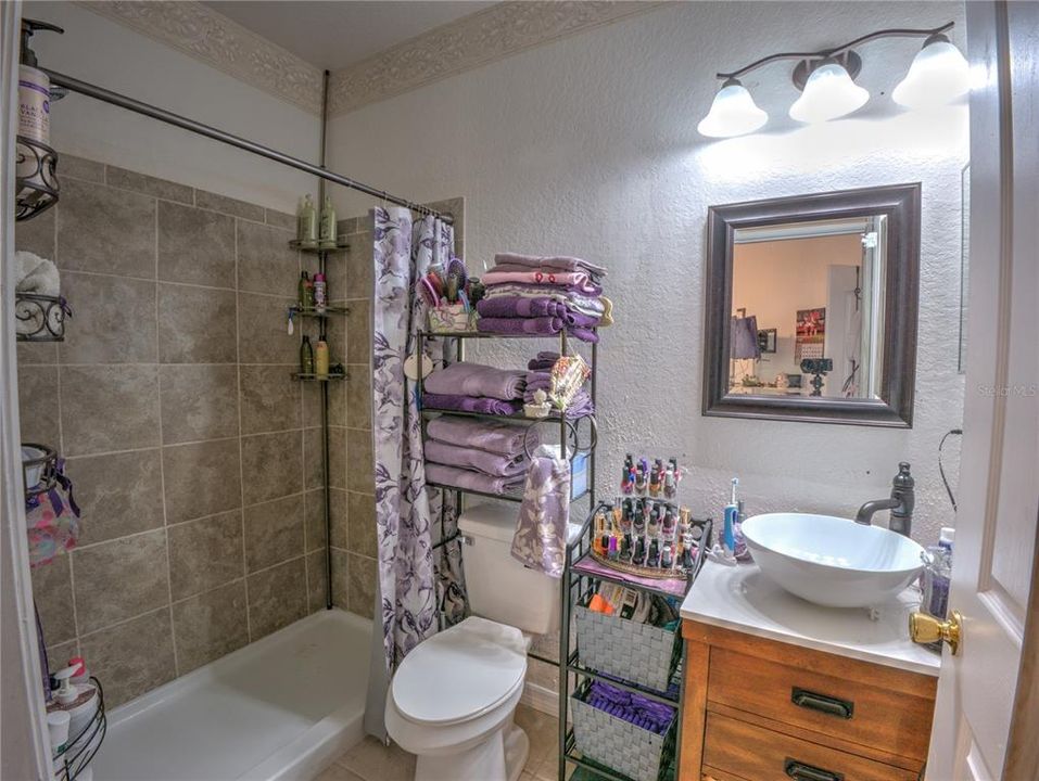 最近售出: $170,000 (2 贝兹, 2 浴室, 1110 平方英尺)