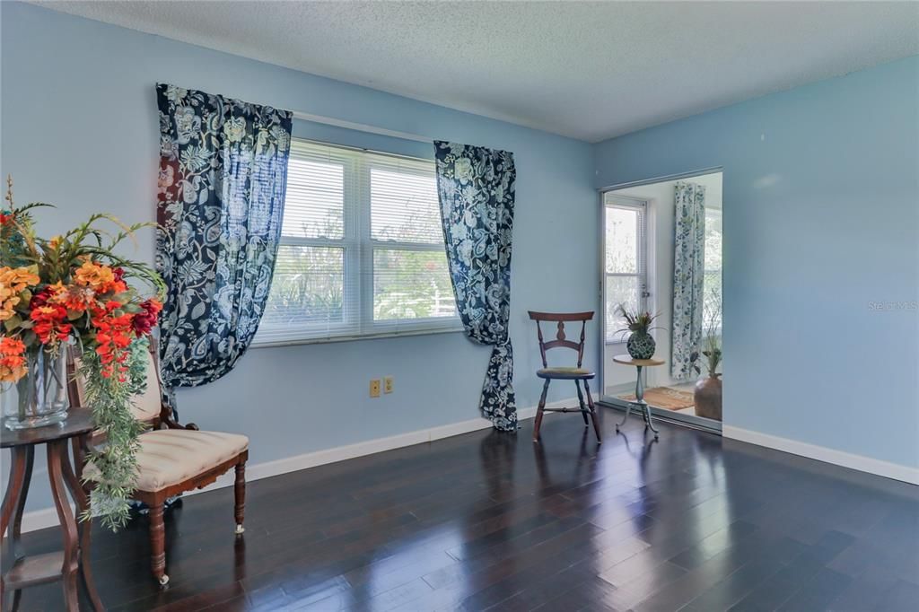 Recently Sold: $180,000 (2 beds, 2 baths, 1230 Square Feet)