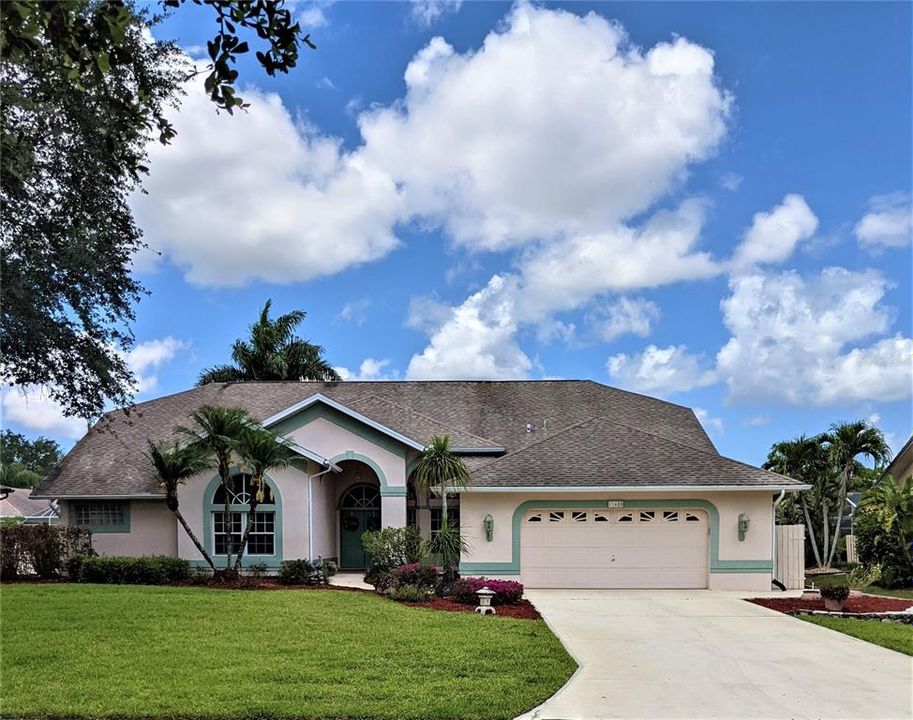 Recently Sold: $450,000 (4 beds, 2 baths, 2715 Square Feet)