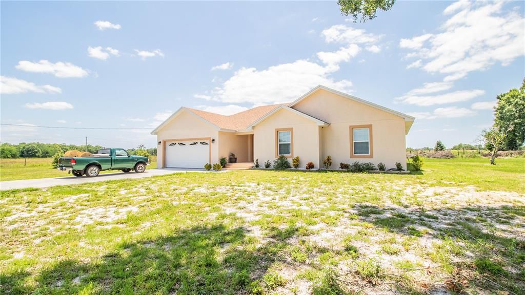 Recently Sold: $359,900 (3 beds, 2 baths, 1835 Square Feet)
