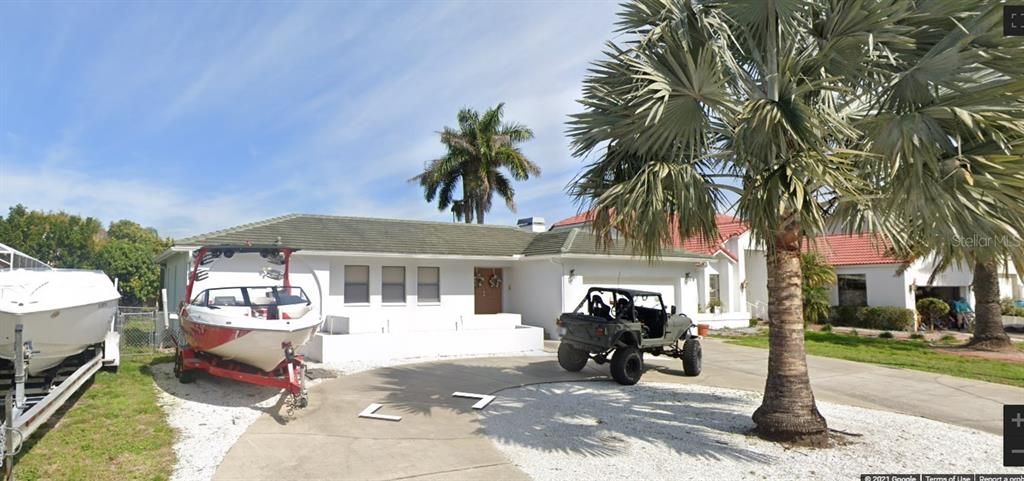 Recently Sold: $392,700 (3 beds, 2 baths, 2021 Square Feet)