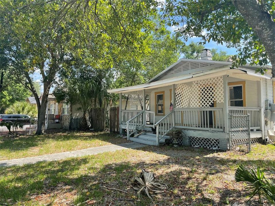 Recently Sold: $114,000 (2 beds, 1 baths, 1047 Square Feet)