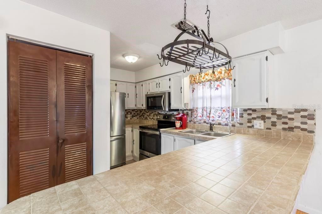Recently Sold: $174,900 (3 beds, 2 baths, 1344 Square Feet)
