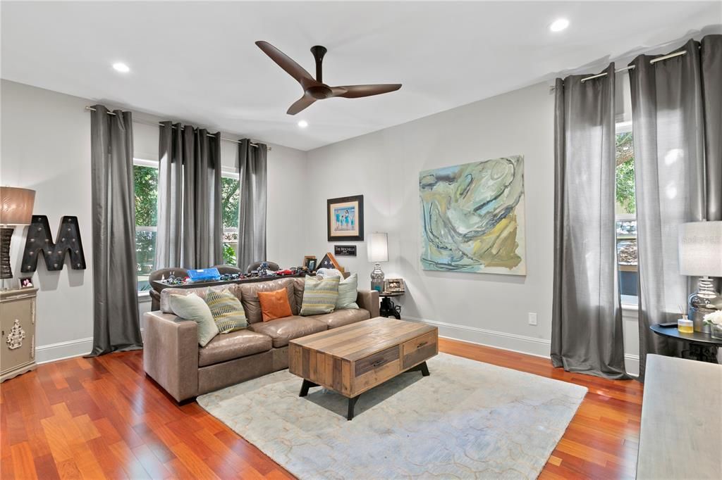 Recently Sold: $2,255,000 (5 beds, 5 baths, 5126 Square Feet)