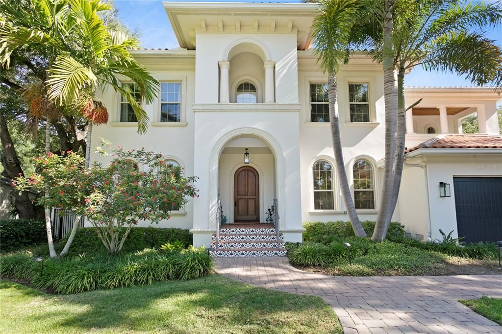 Recently Sold: $2,255,000 (5 beds, 5 baths, 5126 Square Feet)