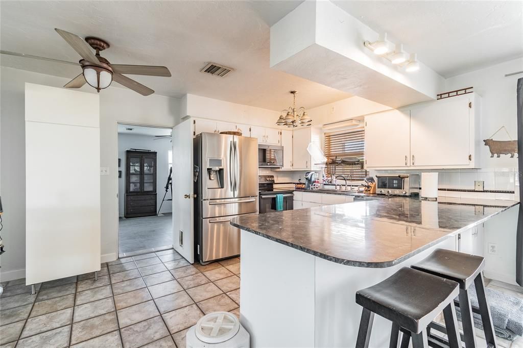 Recently Sold: $340,000 (2 beds, 2 baths, 1566 Square Feet)