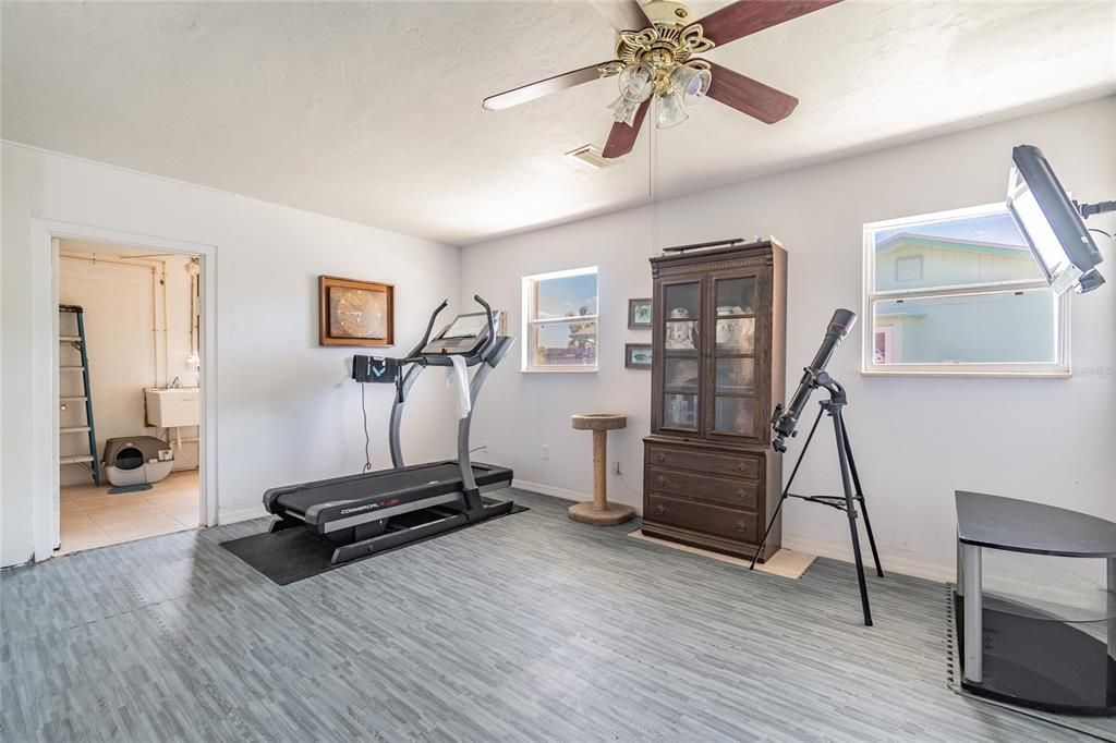 Recently Sold: $340,000 (2 beds, 2 baths, 1566 Square Feet)