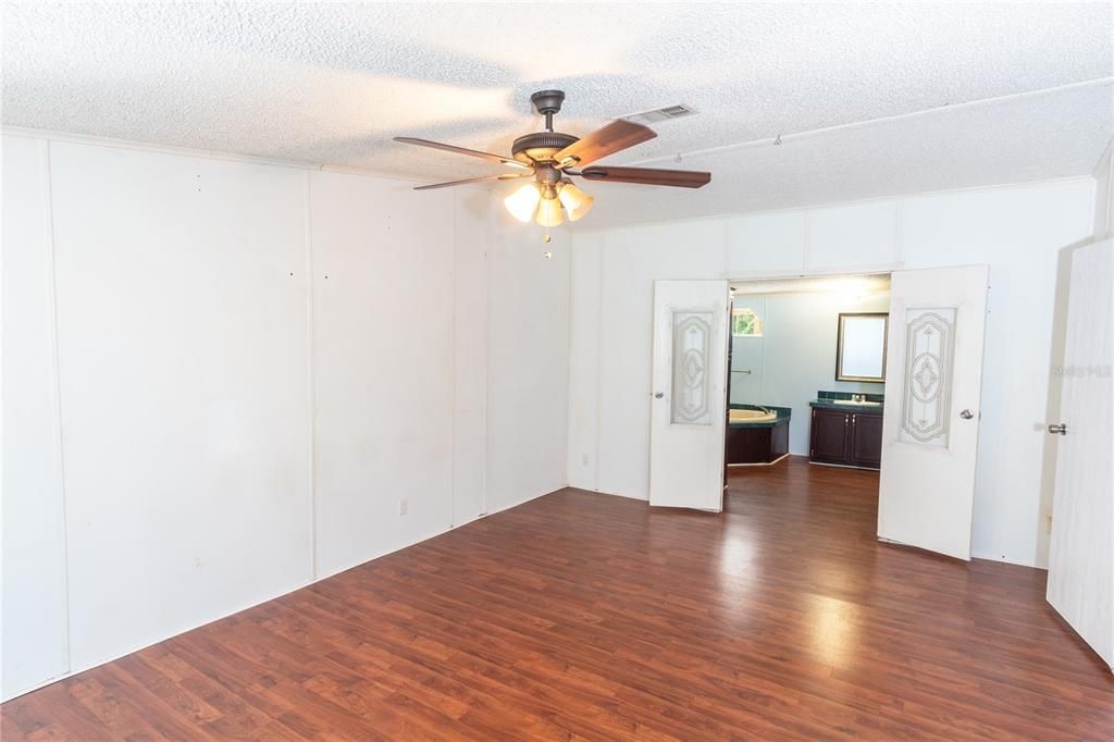 Recently Sold: $250,000 (4 beds, 2 baths, 2340 Square Feet)
