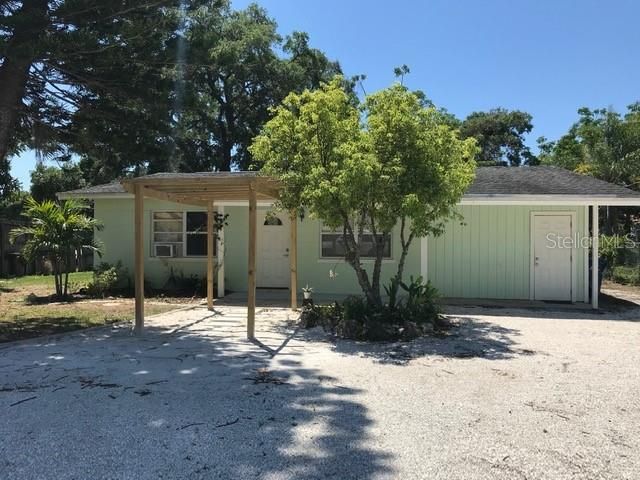 Recently Sold: $250,000 (2 beds, 1 baths, 923 Square Feet)