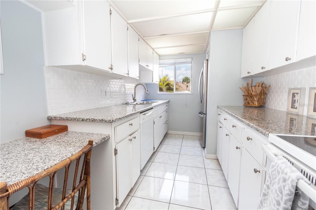Recently Sold: $210,000 (3 beds, 3 baths, 1664 Square Feet)