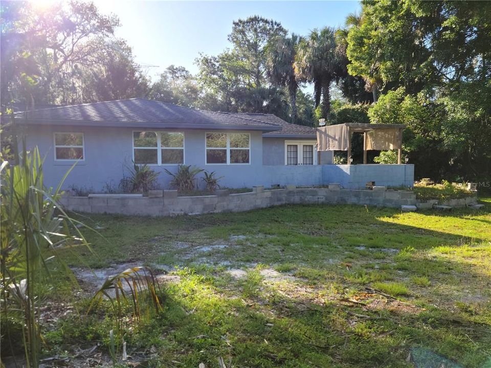 Recently Sold: $289,000 (3 beds, 2 baths, 2290 Square Feet)
