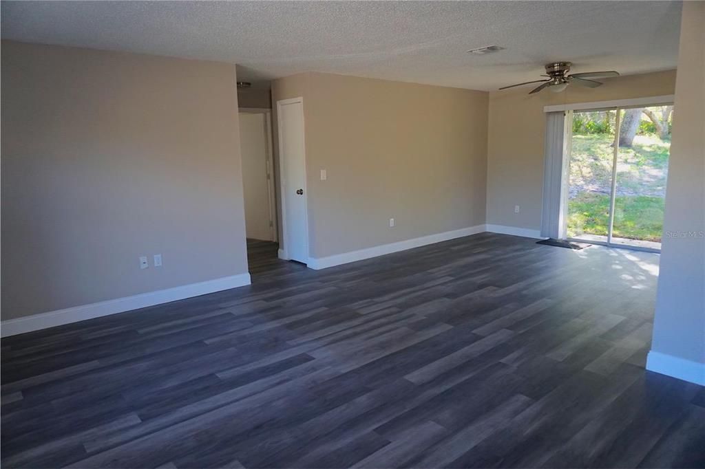 Recently Sold: $275,000 (3 beds, 2 baths, 1332 Square Feet)