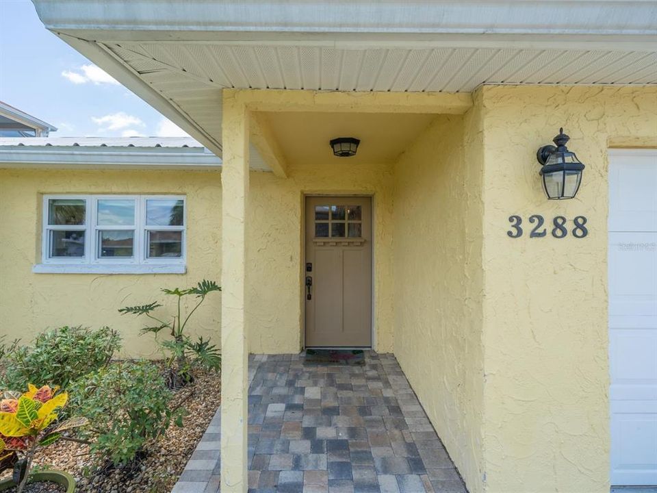 Recently Sold: $439,000 (3 beds, 2 baths, 1425 Square Feet)
