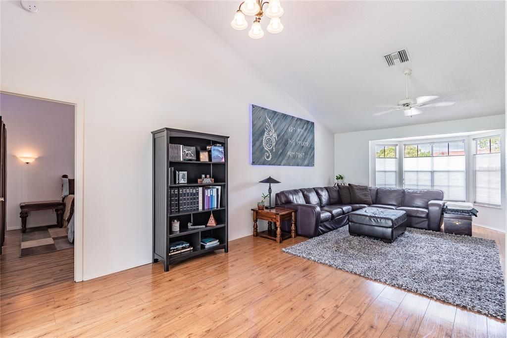 Recently Sold: $235,000 (3 beds, 2 baths, 1531 Square Feet)