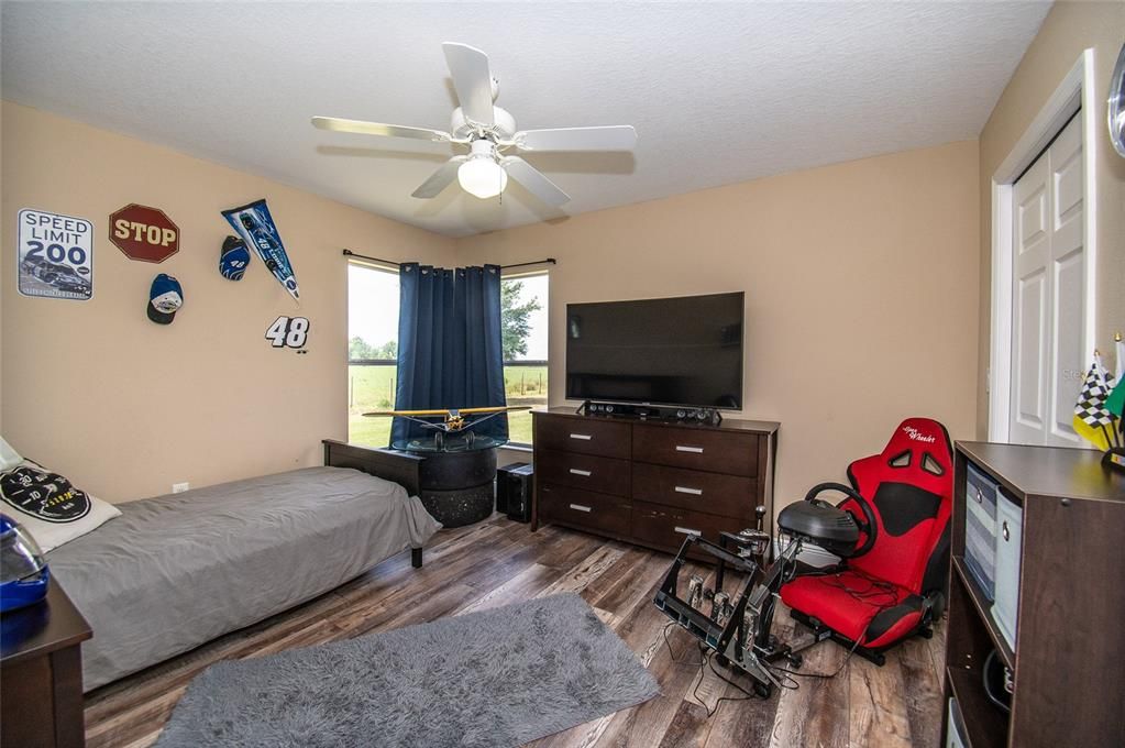 Recently Sold: $429,000 (3 beds, 2 baths, 2049 Square Feet)