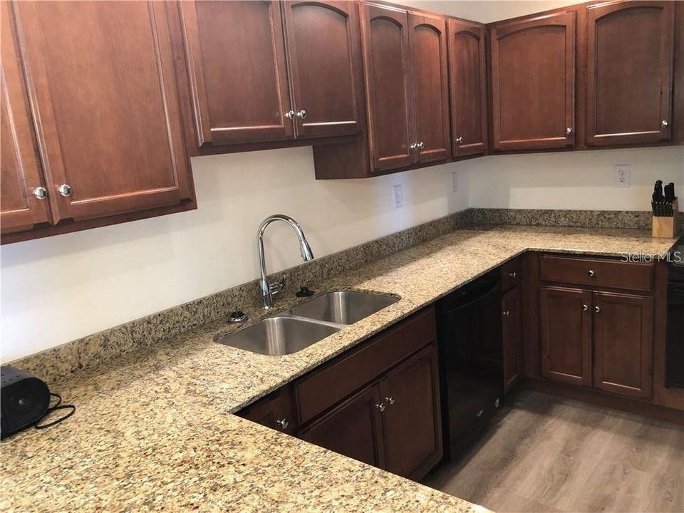 Recently Rented: $1,700 (1 beds, 2 baths, 1180 Square Feet)