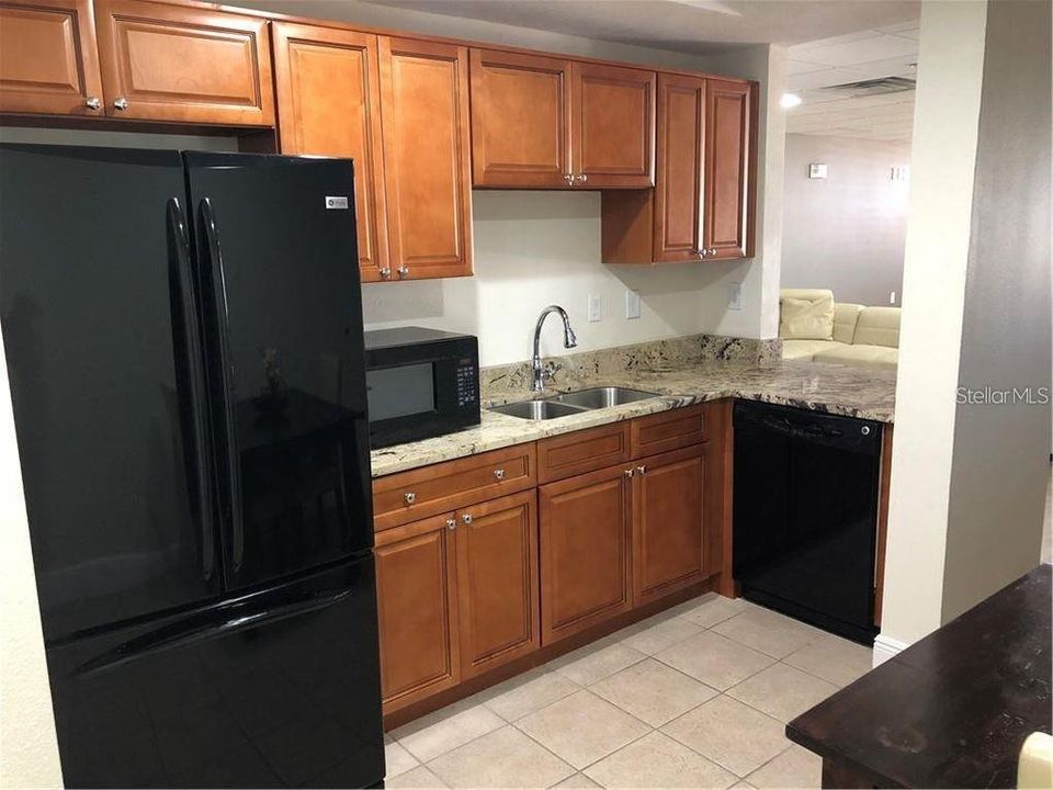 Recently Rented: $1,700 (1 beds, 2 baths, 1180 Square Feet)