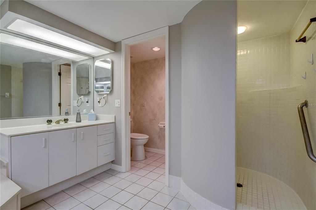 最近租的: $2,900 (2 贝兹, 2 浴室, 1470 平方英尺)