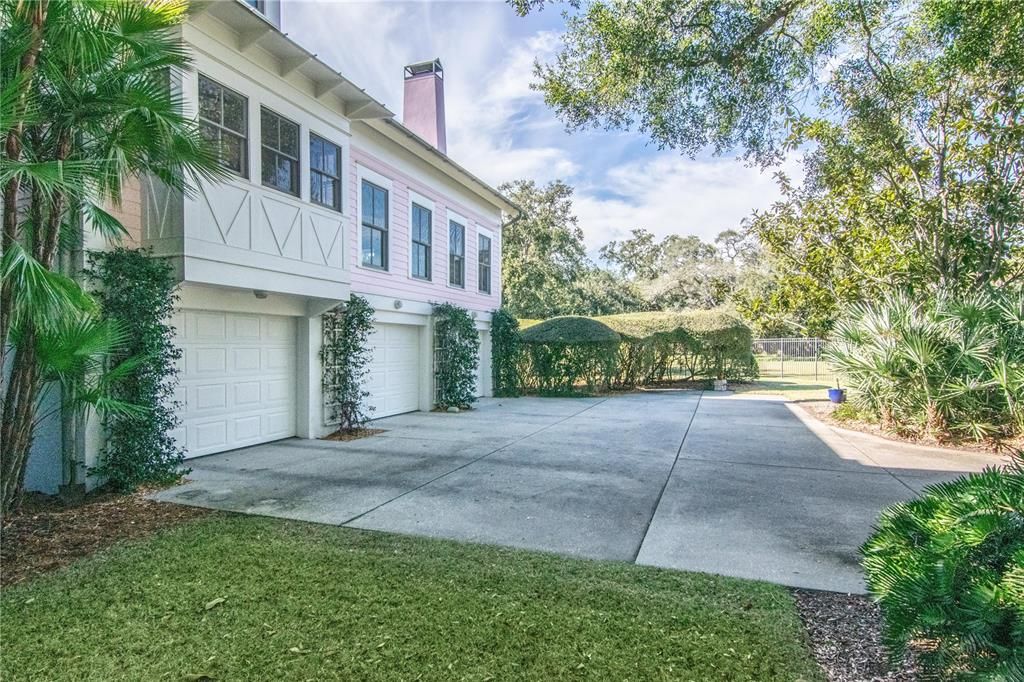 Recently Sold: $2,750,000 (4 beds, 3 baths, 5043 Square Feet)