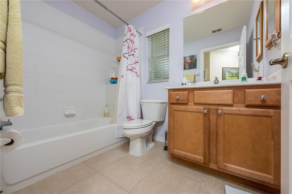 最近售出: $269,000 (3 贝兹, 2 浴室, 1936 平方英尺)