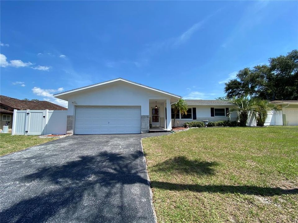 Recently Sold: $310,000 (3 beds, 2 baths, 1495 Square Feet)