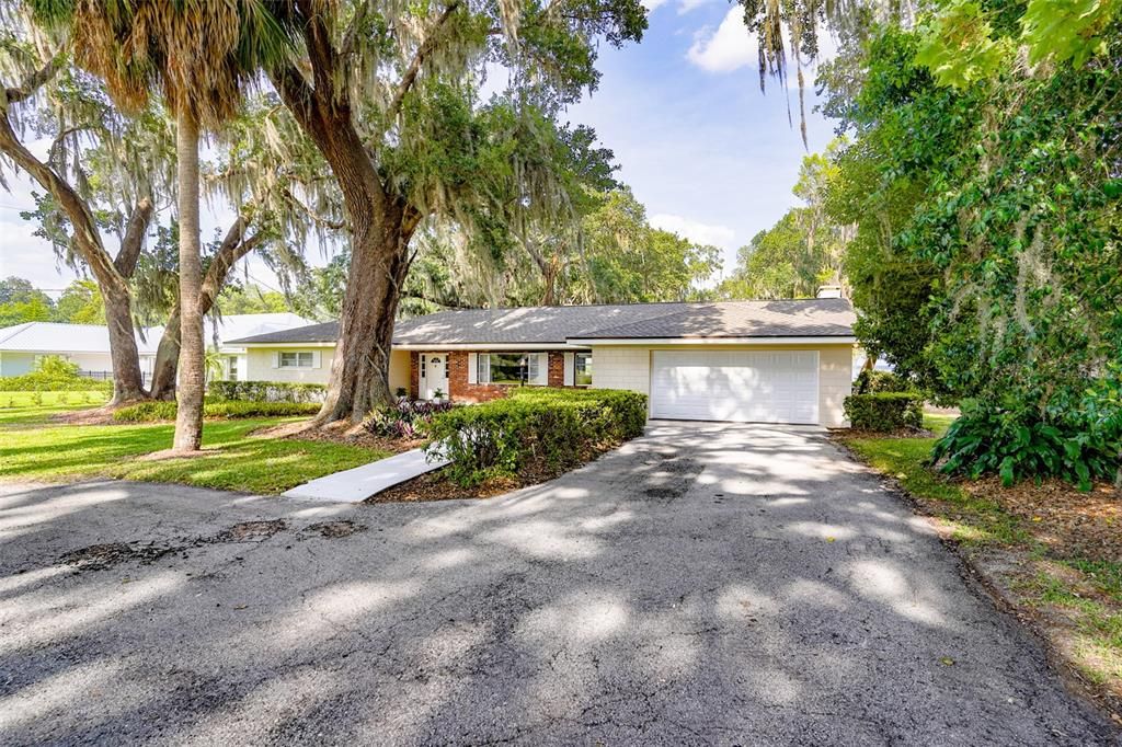 Recently Sold: $495,000 (3 beds, 2 baths, 3044 Square Feet)