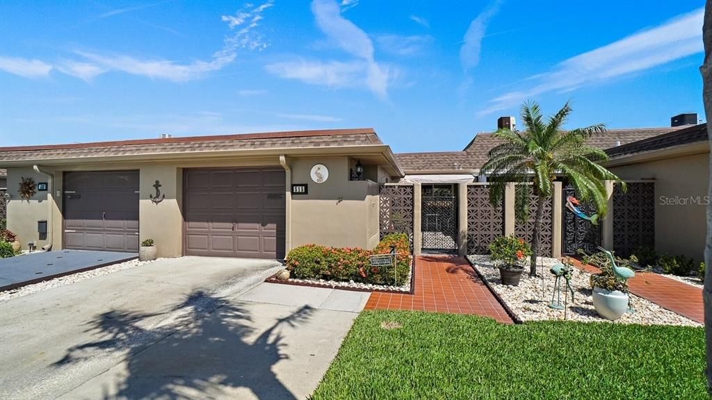 Recently Sold: $489,900 (2 beds, 2 baths, 1400 Square Feet)