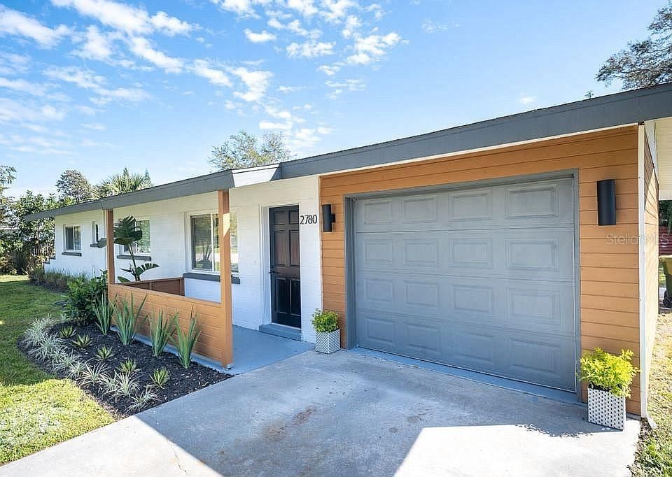 Recently Sold: $360,000 (3 beds, 2 baths, 1144 Square Feet)
