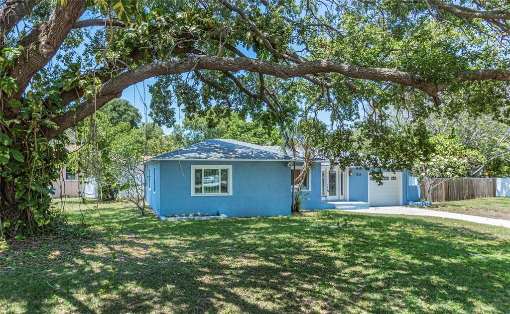 Recently Sold: $365,000 (3 beds, 2 baths, 1386 Square Feet)