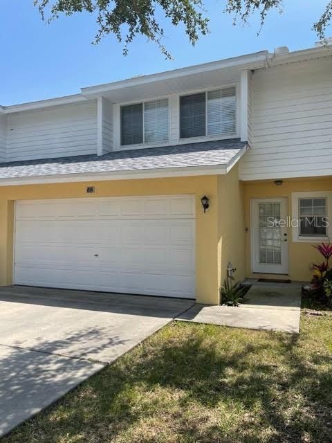 Recently Sold: $315,000 (3 beds, 2 baths, 1596 Square Feet)