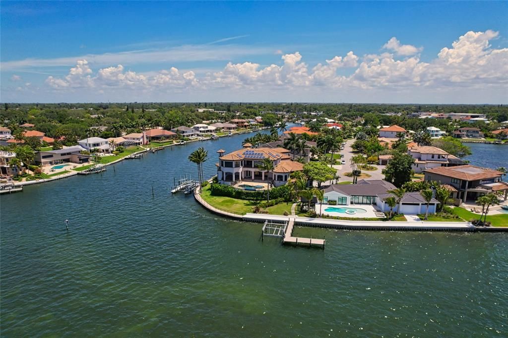 Recently Sold: $6,300,000 (4 beds, 5 baths, 6883 Square Feet)