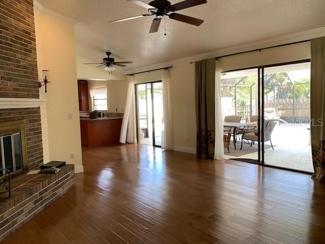 Recently Sold: $528,000 (3 beds, 2 baths, 1988 Square Feet)