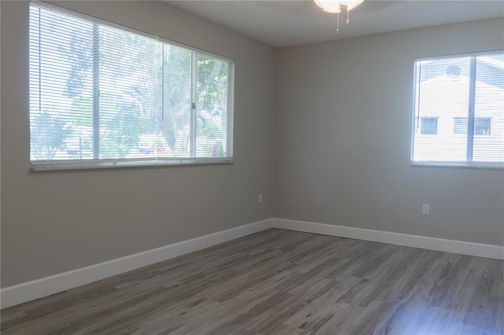 Recently Sold: $195,000 (2 beds, 2 baths, 1359 Square Feet)