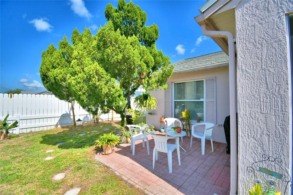 Recently Sold: $179,900 (3 beds, 2 baths, 1108 Square Feet)