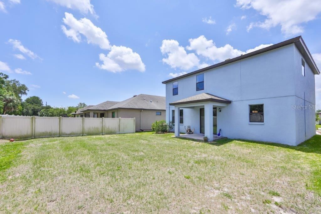 Recently Sold: $430,000 (4 beds, 3 baths, 2560 Square Feet)