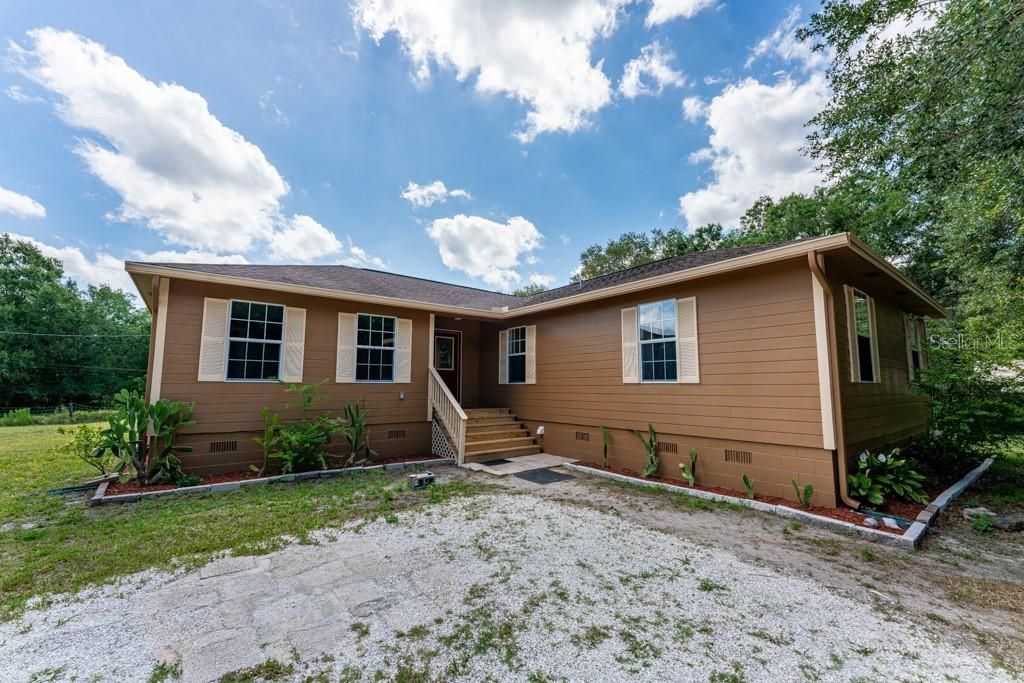 Recently Sold: $640,000 (4 beds, 2 baths, 1884 Square Feet)