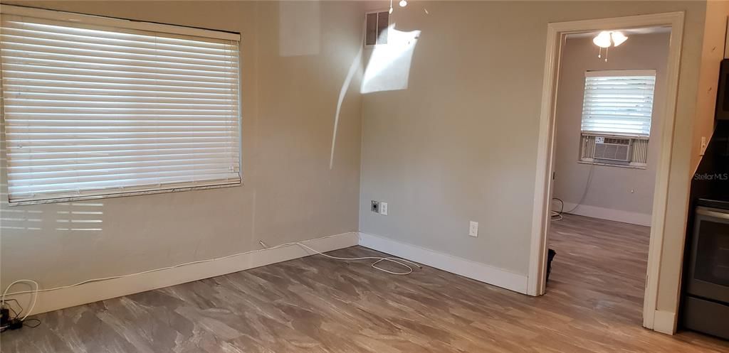 Recently Rented: $1,550 (1 beds, 1 baths, 500 Square Feet)