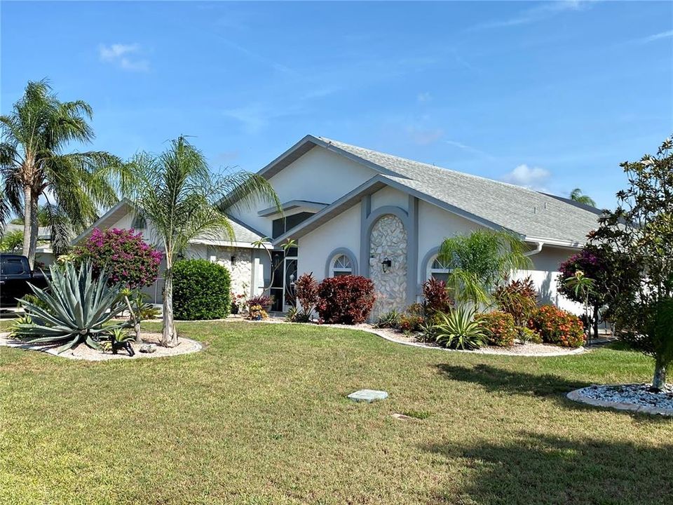 Recently Sold: $369,900 (3 beds, 2 baths, 2375 Square Feet)