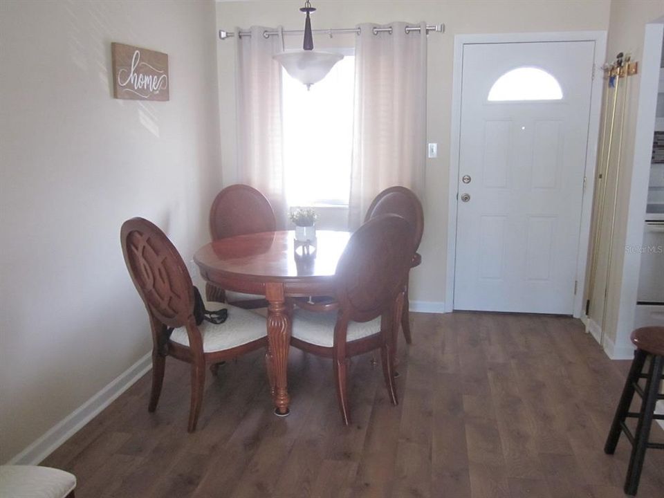 Recently Sold: $84,900 (1 beds, 1 baths, 576 Square Feet)