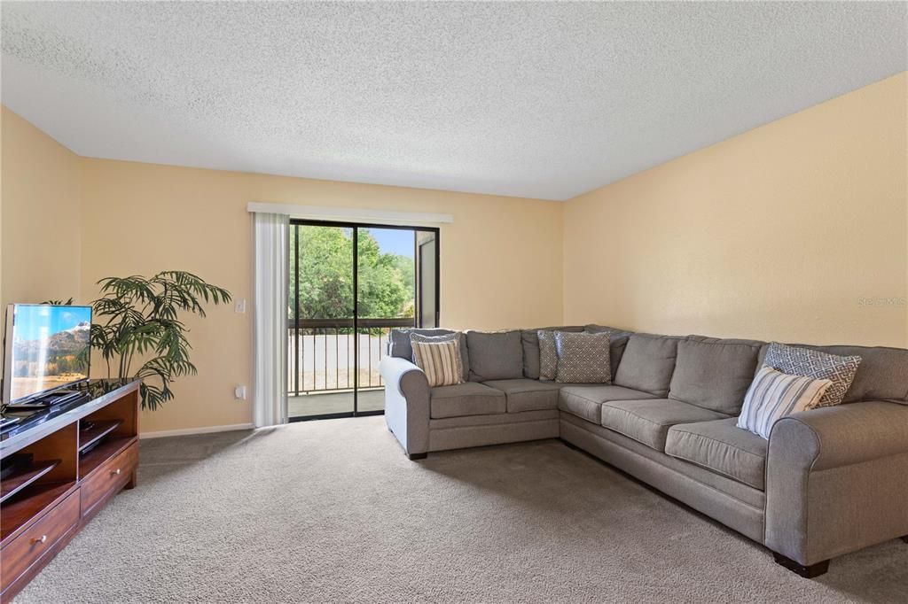 Recently Sold: $120,000 (2 beds, 2 baths, 1042 Square Feet)