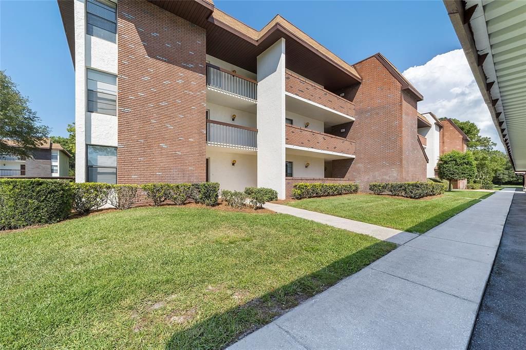 Recently Sold: $159,000 (2 beds, 2 baths, 1410 Square Feet)