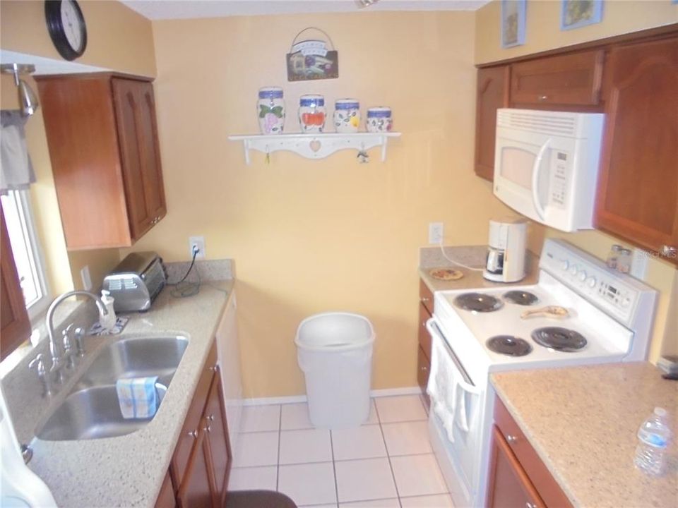 Recently Sold: $114,900 (2 beds, 1 baths, 830 Square Feet)