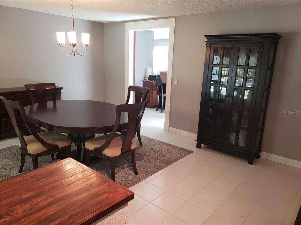 Recently Sold: $420,000 (3 beds, 2 baths, 1665 Square Feet)