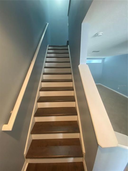Stairs with laminate